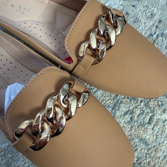 GM Tan Chain Mule Slides Gold Hardware Square Toe Slip On Flats Size 8/39 NEW - Picture 4 of 4